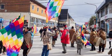 Tierra del Fuego: permitirán incorporar la identidad indígena en las partidas de nacimiento