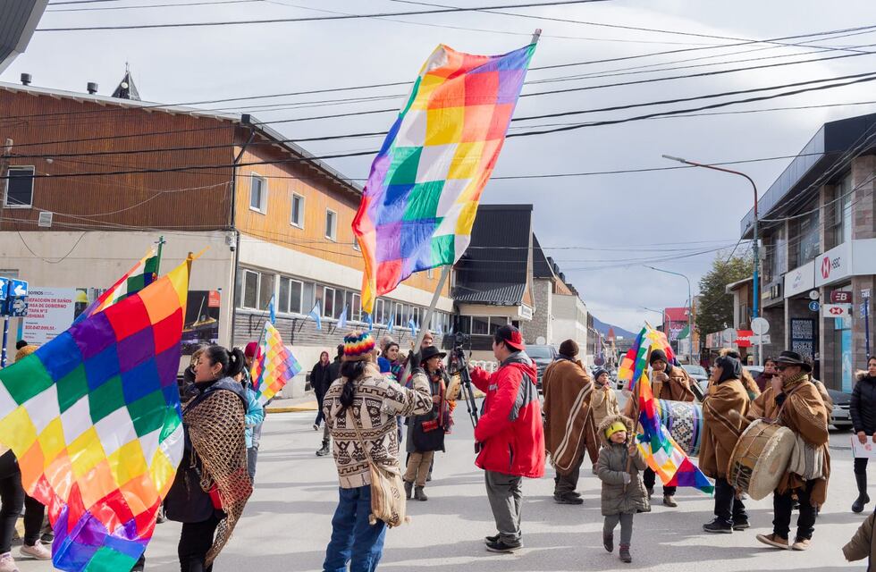 Tierra del Fuego: permitirán incorporar la identidad indígena en las partidas de nacimiento