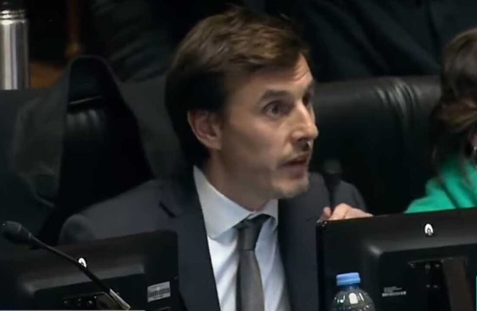 Roberto García Moritán terminó a los gritos un discurso y tuvieron que apagarle el micrófono: “No les tenemos miedo”