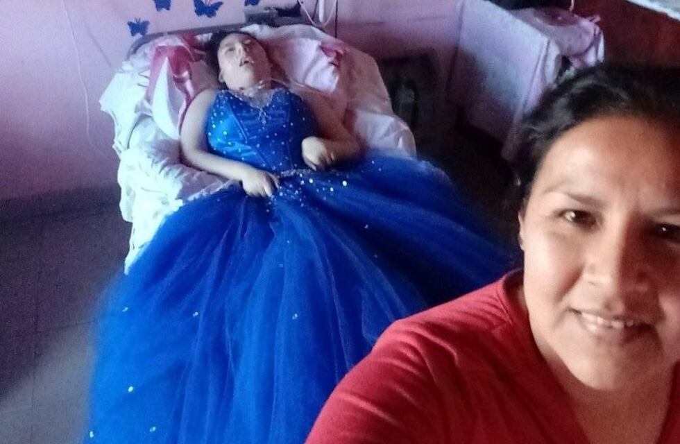 Gimena nació con parálisis cerebral y pudo celebrar su fiesta de 15