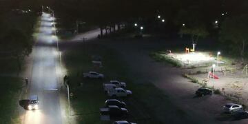 Puerto Rosales inauguró un nuevo tramo de iluminación en su camino de acceso.