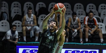 Lo ganaba cómodo el Griego. Se quedó y Bahía forzó el suplementario.