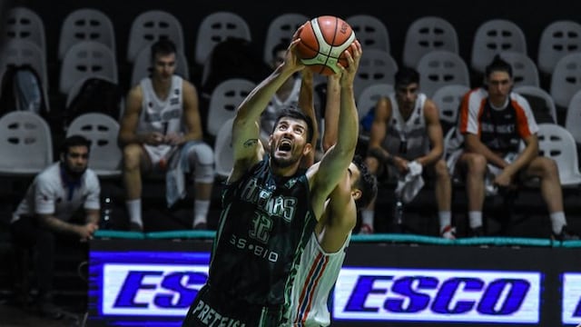 Lo ganaba cómodo el Griego. Se quedó y Bahía forzó el suplementario.