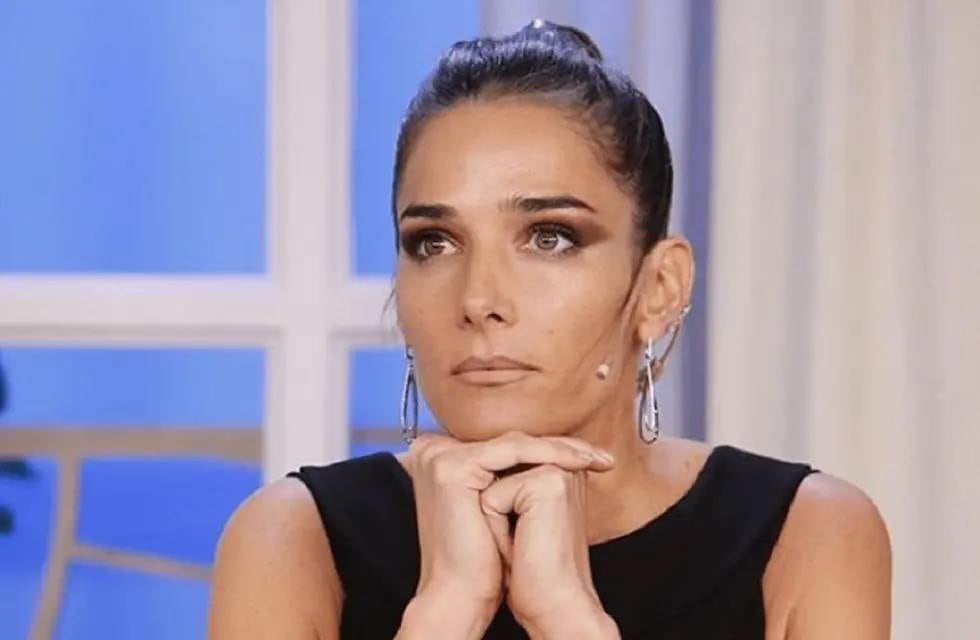 Transparencias y mucho dorado: el infartante look de Juana Viale