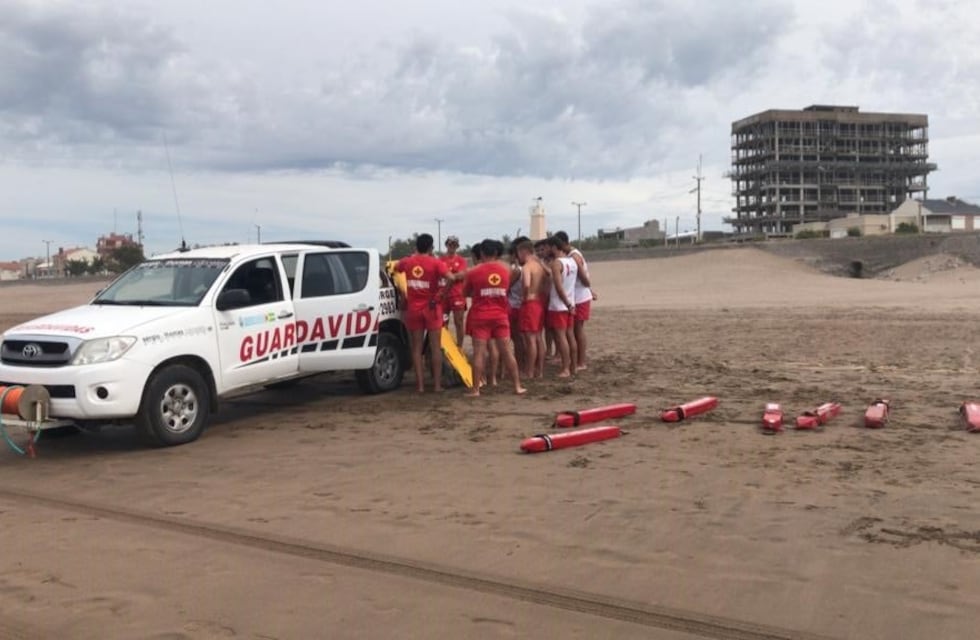 Tres Arroyos: Guardavidas inician temporada en las playas del distrito