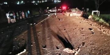 Accidente fatal en San Vicente: tres personas fallecieron y otras tres se encuentran heridas.