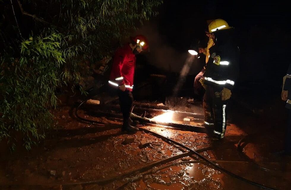 Gobernador Roca: una vivienda se incendió completamente