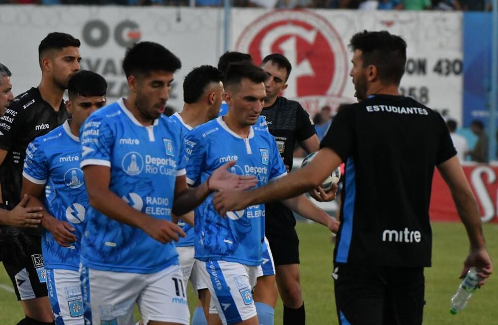 Estudiantes de Río Cuarto y Deportivo Maipú empataron sin goles en la primera semifinal