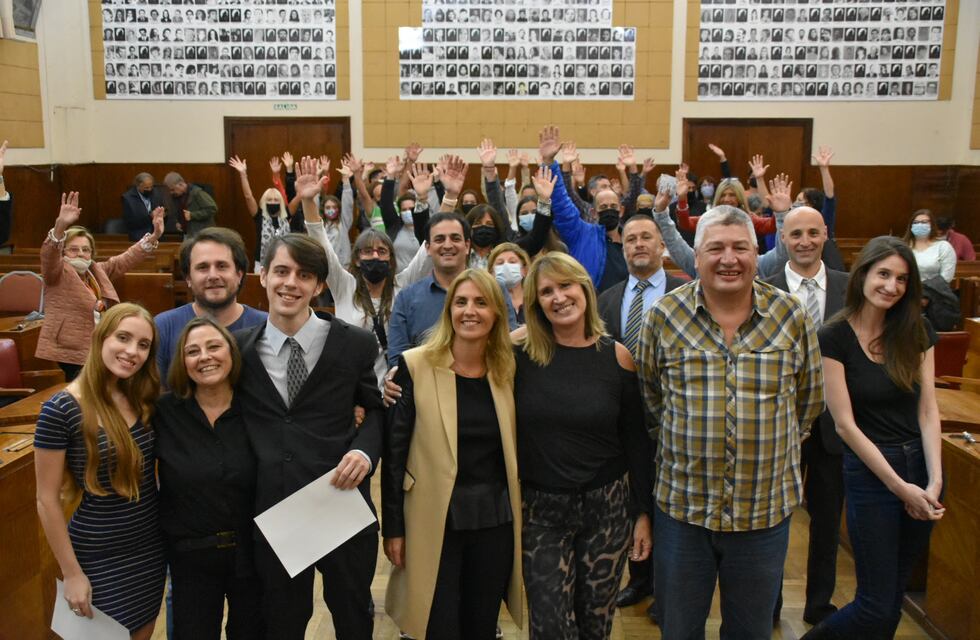 Se estrenó una obra de teatro protagonizada por empleados municipales sobre la Semana Santa de 1987