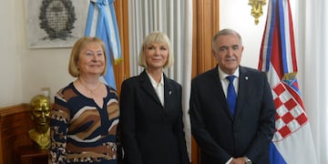 En Casa de Gobierno, Osvaldo Jaldo y Duška Paravić acordaron presentar la propuesta a cámaras empresariales y fomentar intercambios educativos.