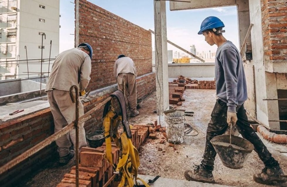 La construcción atraviesa su peor momento en Misiones: la actividad cayó a un tercio y crece la migración de obreros a países vecinos