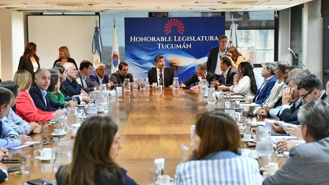 Encabezaron la reunión el vicegobernador, Miguel Acevedo