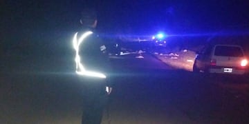 Tragedia en 25 de Mayo: un joven murió y otro resultó herido tras acostarse en la ruta y ser atropellados.