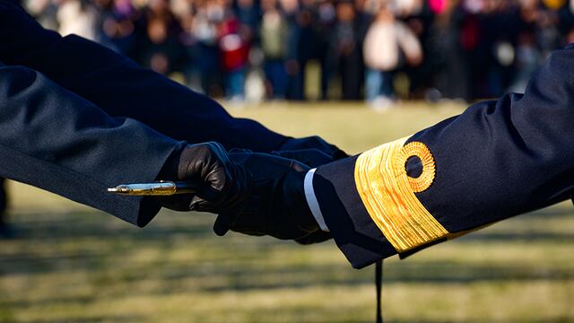 Puerto Belgrano: harán la entrega de espadas a Suboficiales de la Armada