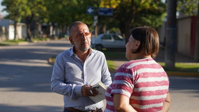 Juan Scavino, precandidato a concejal por el oficialismo, recorre los barrios y dialoga con los vecinos
