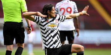 El delantero uruguayo seguirá jugando en el Manchester United. (AP)