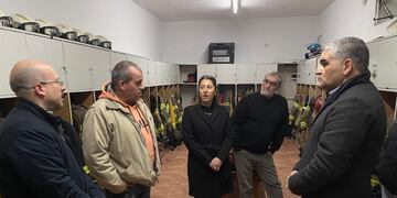 La diputada provincial Fernanda Bevilacqua visitó el cuartel de bomberos de Punta Alta.