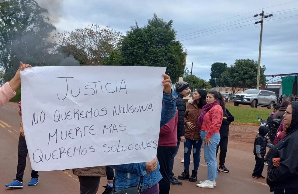 Tras la muerte de una motociclista, vecinos de Colonia Delicia exigen mayor seguridad vial