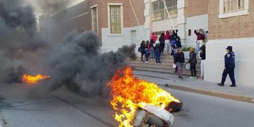 Familiares de Presos\u002E Protesta en la carcel de Río Cuarto (foto: Puntal)