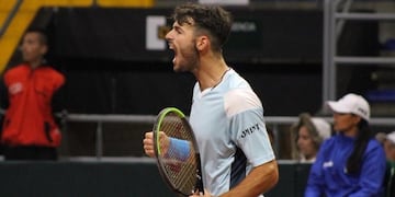 Gritalo Topo\u002E En un debut triunfal el cordobés mantuvo a la Argentina en carrera en la serie\u002E