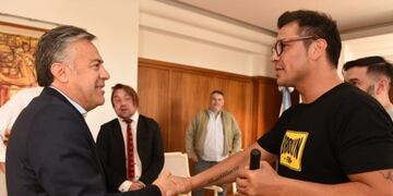 El Gobernador Alfredo Cornejo recibió este mediodía en su despacho a Sergio Maravilla Martínez\u002E