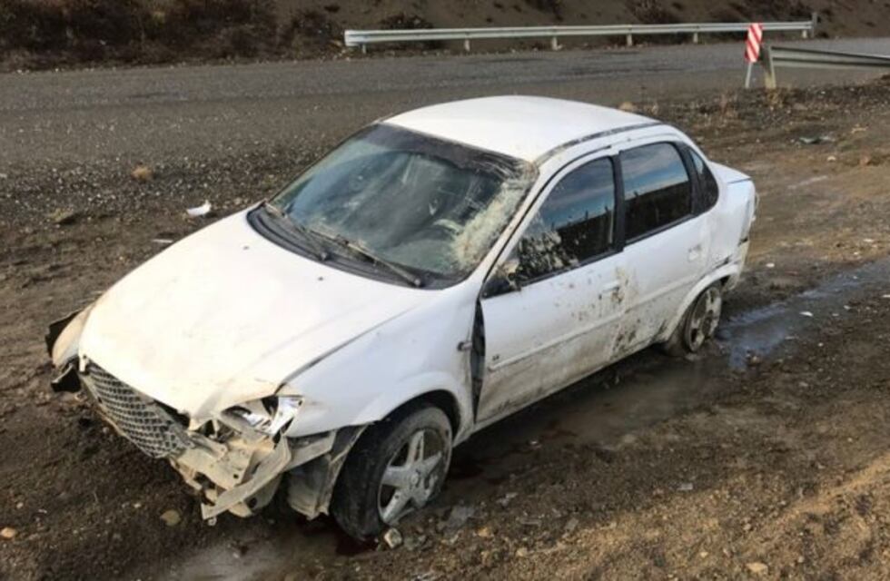 Despiste y vuelco de automóvil en la Ruta Nacional Nº3