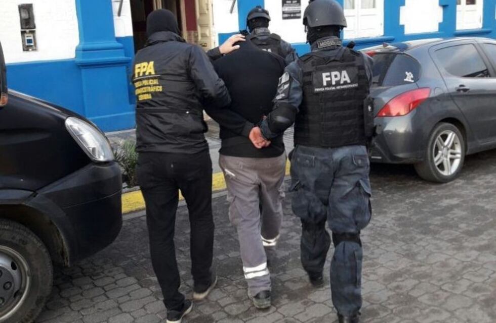Secuestran 1900 dosis de marihuana y detienen a tres personas en Cosquín