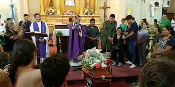 Despedida de los restos de Santino en Rosario de la Frontera\u002E (Capturas El Tribuno)