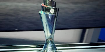 Vista del trofeo de la Liga de Naciones durante el sorteo del torneo en Lausana, Suiza, el 24 de enero de 2018\u002E EFE/Salvatore Di Nolfi