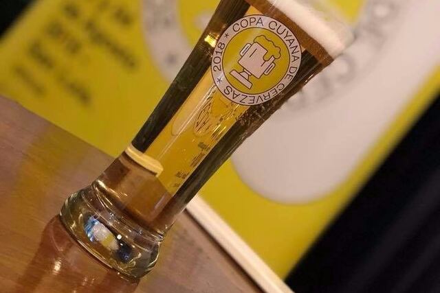 Copa Cuyana de Cervezas\u002E Uno de los vasos hechos especialmente para el evento\u002E