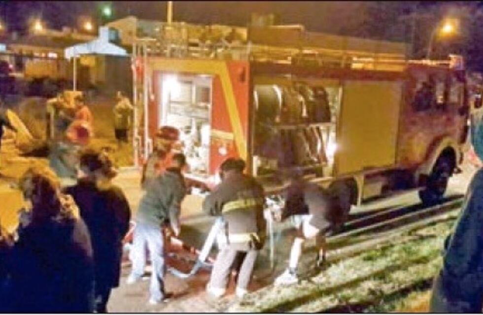 Un incendio en horas de la madrugada obligó a evacuar un edificio en el centro