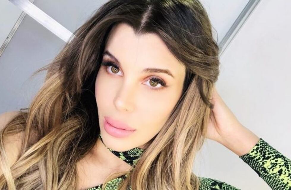 Charlotte Caniggia lanzó su línea de ropa y la mostró en las redes sociales