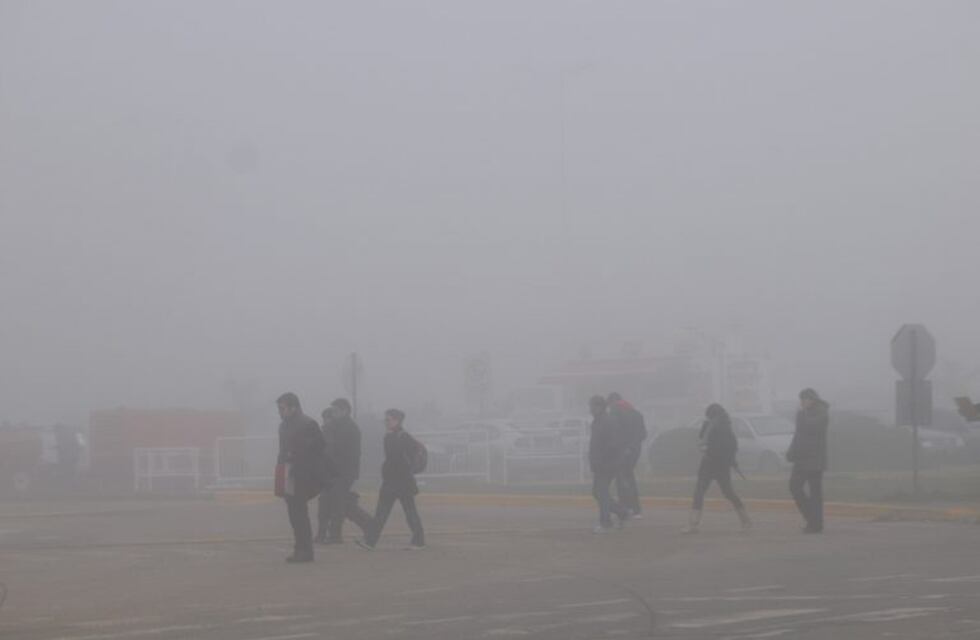 Suspenden y cancelan vuelos por la neblina
