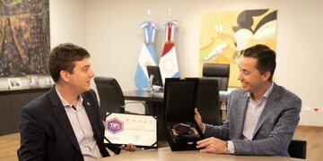 Uno de los fundadores de Otta Project y el vicegobernador Manuel Calvo\u002E