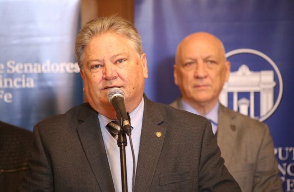 El vicegobernador de Santa Fe defendió la salida de Contigiani del bloque socialista