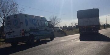 Un chico se tiró de la bici para que no lo atropelle un camión y se fracturo el cráneo (Infomás)