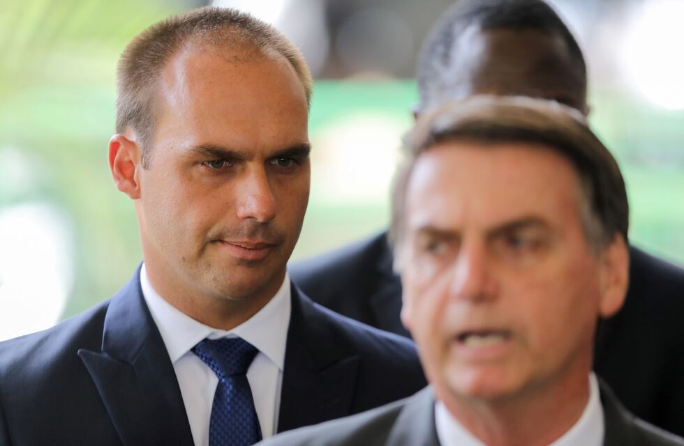El hijo de Bolsonaro dijo que el “único barco que se hunde es el de Argentina”