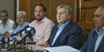 Ziliotto durante el anuncio oficial de las obras de asfaltado (Vía Santa Rosa)\u002E