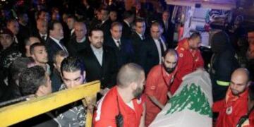 XNM07. BEIRUT (Lu00cdBANO), 02/01/2017.- El primer ministro libanu00e9s, Saad Hariri (c), recibe los cuerpos de vu00edctimas del atentado del pasado domingo en Turquu00eda hoy, 2 de enero de 2016, a su regreso en el aeropuerto internacional de Beirut. El grupo terrorista Estado Islu00e1mico (EI) reivindicu00f3 hoy la autoru00eda del atentado que matu00f3 a 39 personas e hiriu00f3 a otras 69 en la discoteca Reina de Estambul en Au00f1o Nuevo. En un comunicado difundido a travu00e9s de internet, el EI afirmu00f3 que el autor de la matanza, que sigue huido, es un