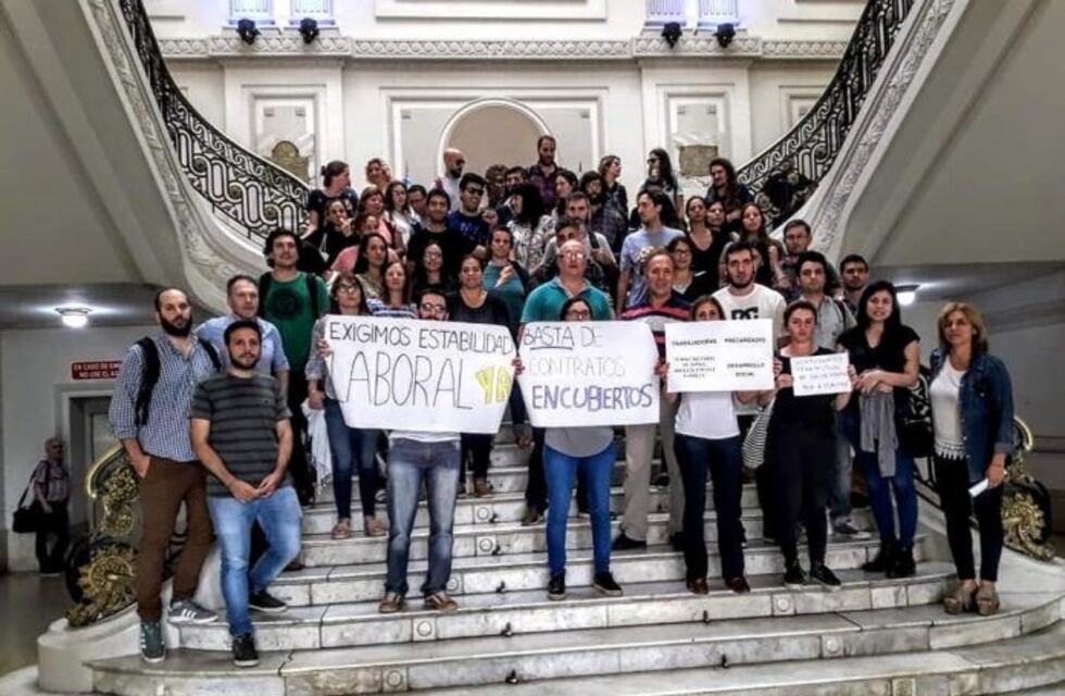 Fuertes rumores de despidos en la Provincia ponen a contratados en pie de guerra