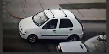 El Fiat Palio que se usó para cometer el abuso\u002E (Fiscalía)