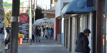 Extienden el horario de atención para los comercios