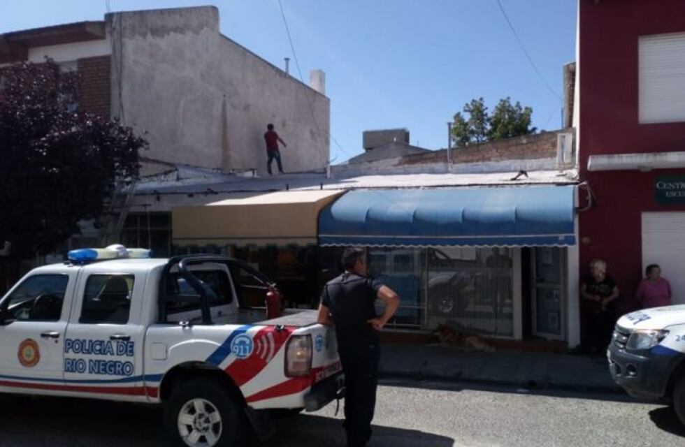 Hicieron un boquete en una oficina de Aerolíneas Argentinas para robar en Viedma
