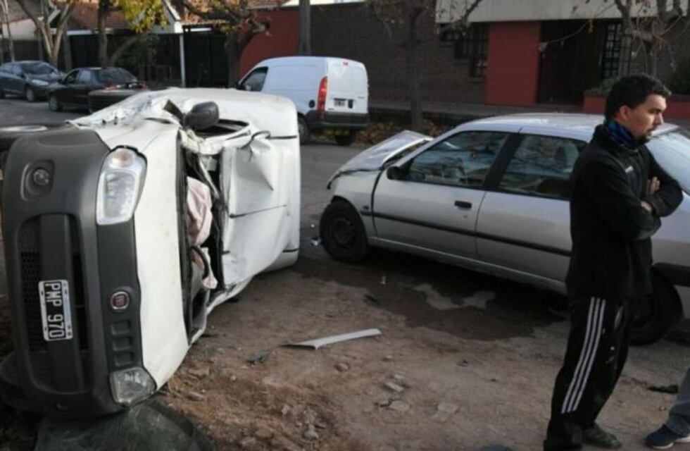 Choque y vuelco en Guaymallén