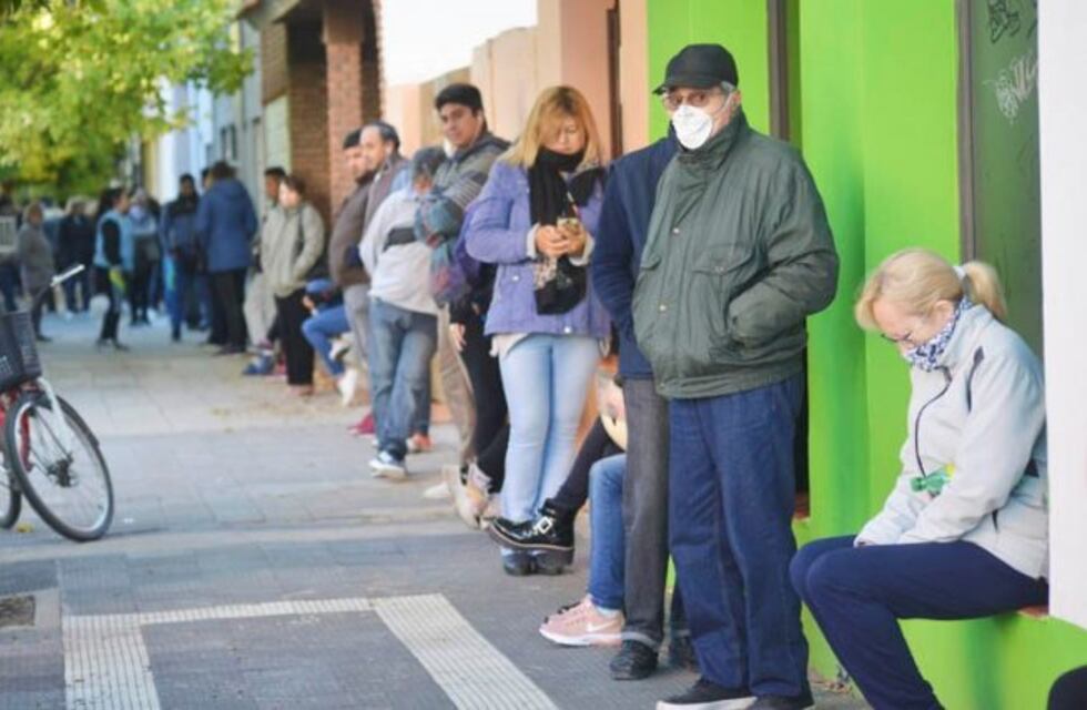 Desde el Municipio remarcaron que sólo se podrán hacer trámites bancarios con turno previo
