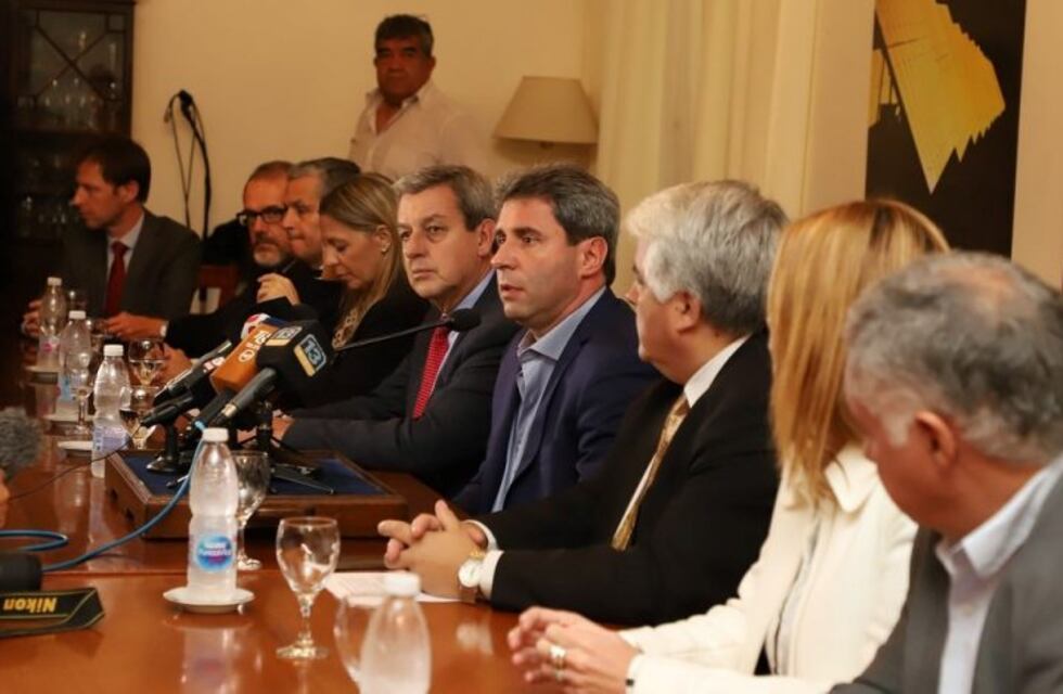 San Juan: las diez medidas anticrisis que anunció Uñac