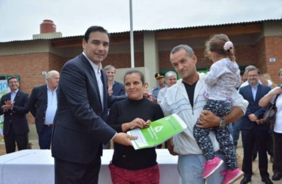 Se entregan 350 viviendas en Santa Catalina