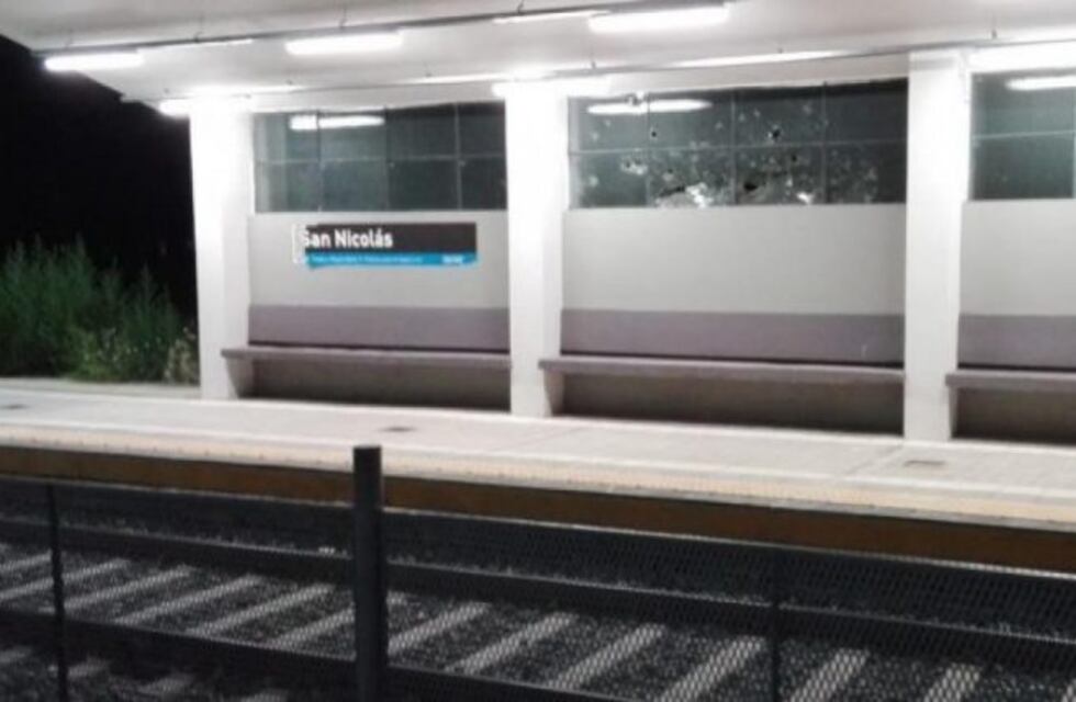 Vandalismo en la estación de trenes: arrancaron el cartel que indicaba el arribo a la ciudad