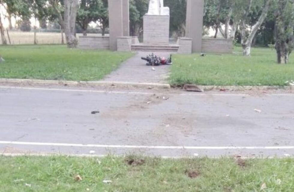Colonia Caroya: murió tras impactar con el Monumento al Inmigrante