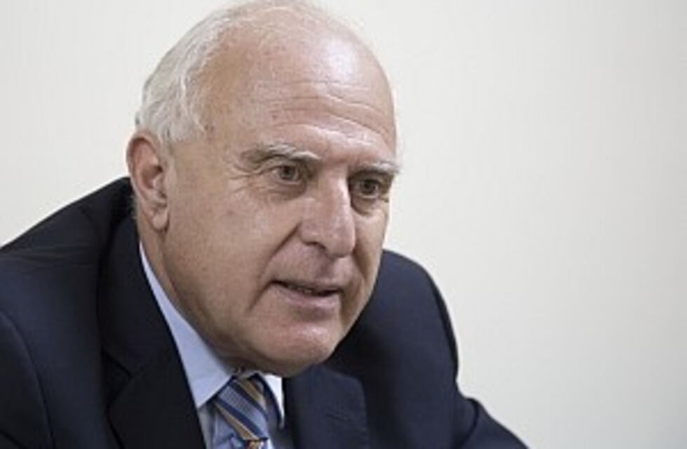 La Provincia encarará obras de pavimento urbano con el dinero que consiga en Estados Unidos